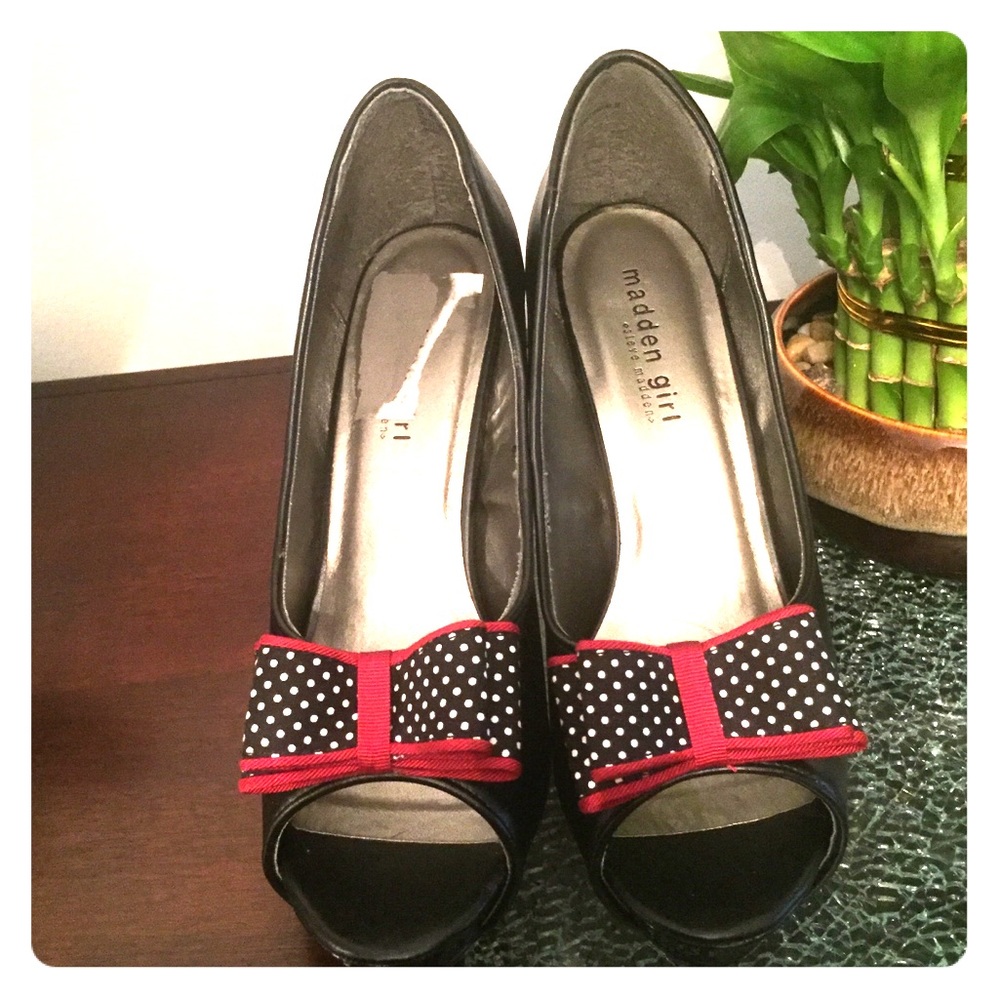 Madden Girl peep toe pumps